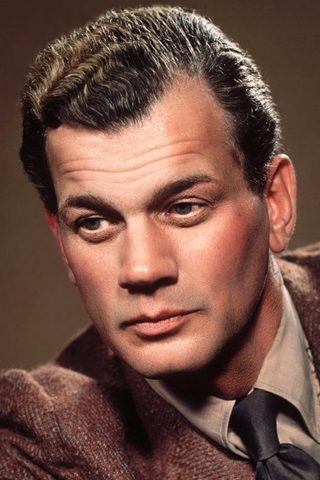 Joseph Cotten, photo 1 of 3