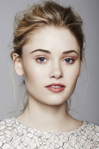 Virginia Gardner, photo 3 of 3