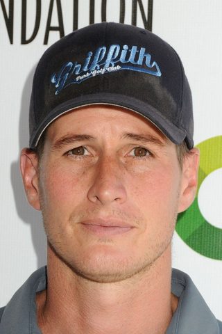 Brendan Fehr, photo 2 of 3