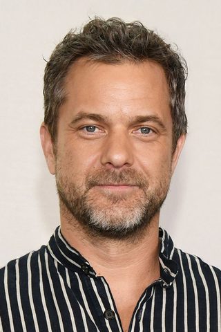 Joshua Jackson, photo 1 of 3