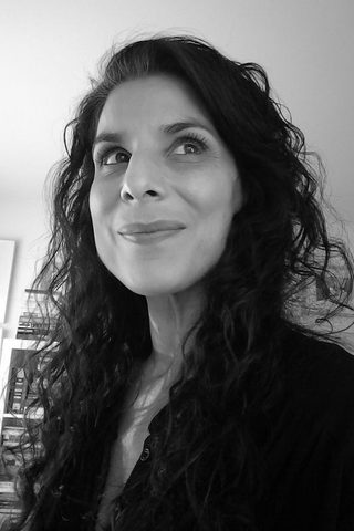 Laara Sadiq, photo 1 of 3