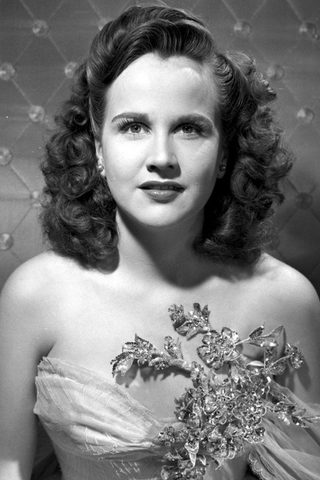Kim Hunter, photo 1 of 3