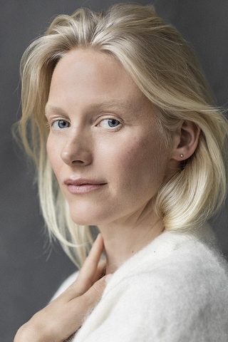 Laura Birn, photo 2 of 3