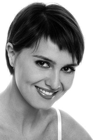 Paola Cortellesi, photo 2 of 3