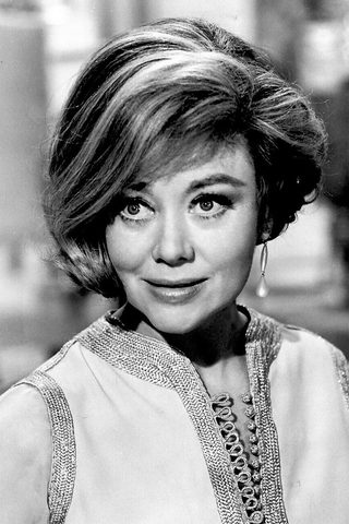 Glynis Johns, photo 2 of 3