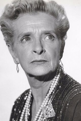 Gladys Cooper, photo 1 of 3