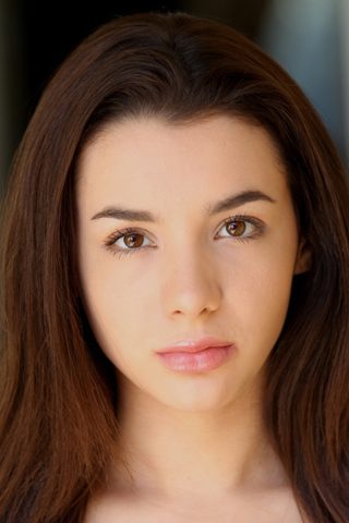 Hannah Marks, photo 3 of 3