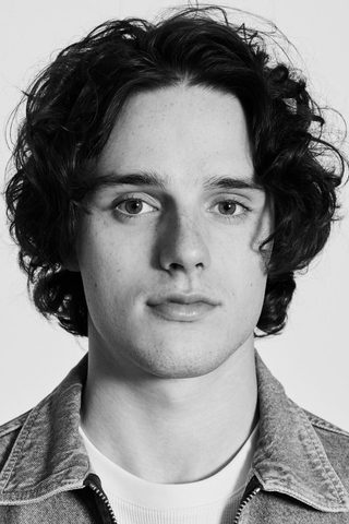 Harry Collett, photo 3 of 3