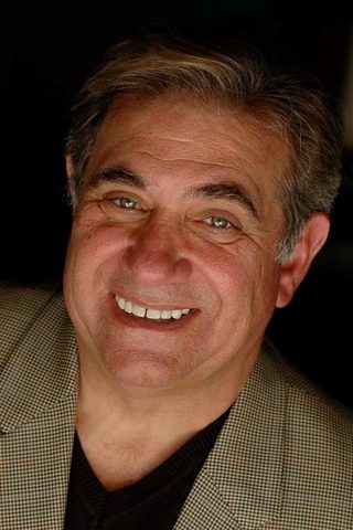 Dan Lauria, photo 3 of 3