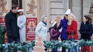 Entertaining Christmas still 4