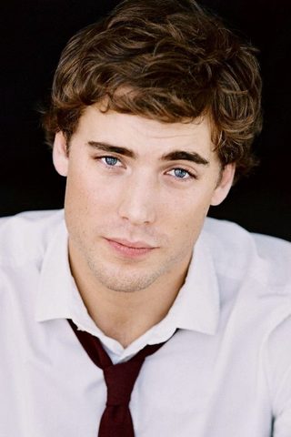 Dustin Milligan, photo 3 of 3