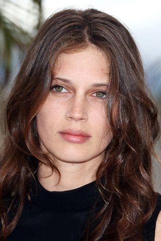 Marine Vacth, photo 2 of 3