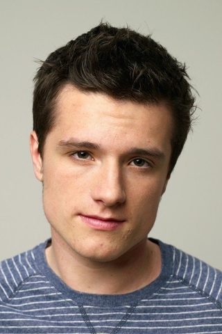 Josh Hutcherson, photo 2 of 3