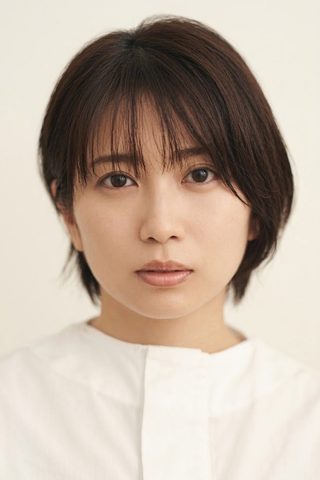 Mirai Shida, photo 2 of 3
