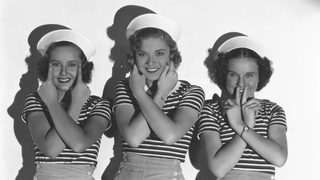 Three Smart Girls still 5