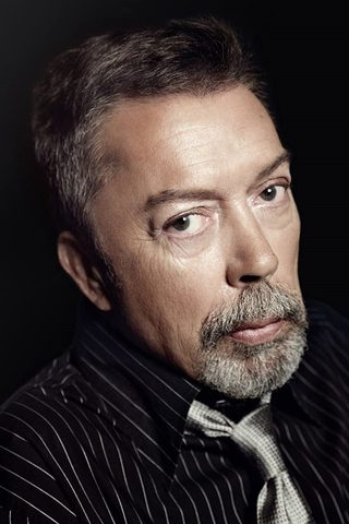 Tim Curry, photo 2 of 3
