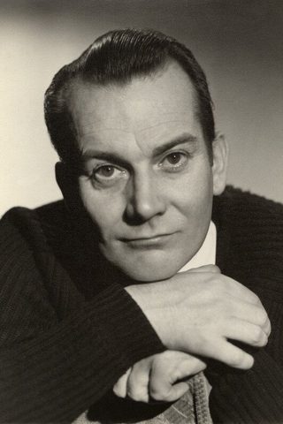 Denholm Elliott, photo 1 of 3