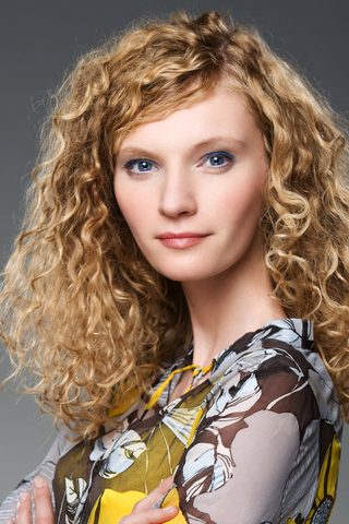 Agata Buzek, photo 2 of 3