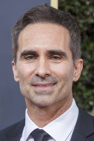 Nestor Carbonell, photo 2 of 3