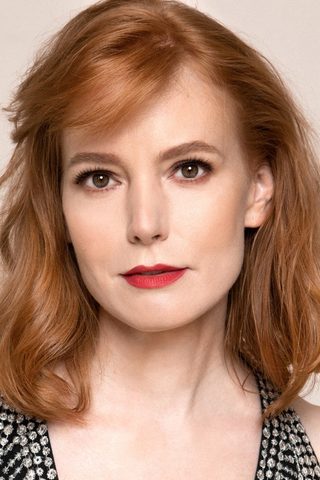 Alicia Witt, photo 2 of 3