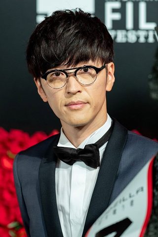 Takahiro Sakurai, photo 1 of 3