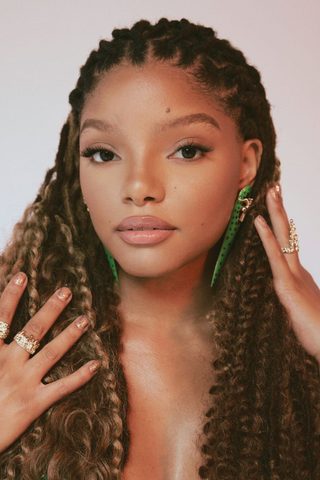 Halle Bailey, photo 1 of 3