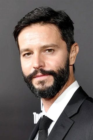 Jason Behr, photo 1 of 3