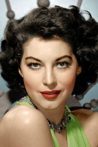 Ava Gardner, photo 3 of 3