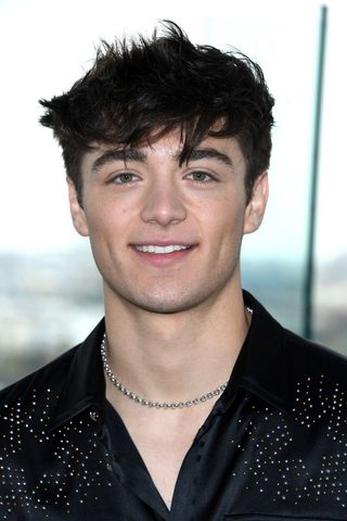 Asher Angel, photo 2 of 3