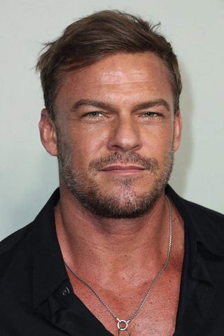 Alan Ritchson, photo 3 of 3