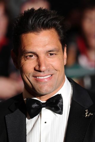 Manu Bennett, photo 2 of 3