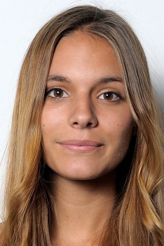 Caitlin Stasey, photo 1 of 3