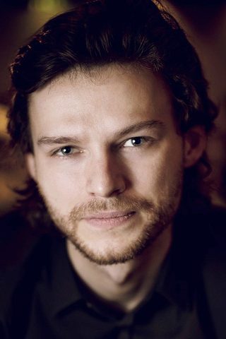 Mateusz Kosciukiewicz, photo 1 of 3