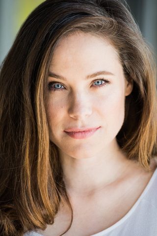 Caroline Dhavernas, photo 1 of 3