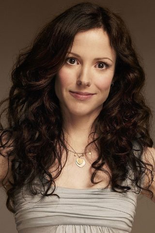 Mary-Louise Parker, photo 1 of 3