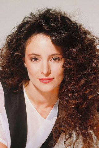 Madeleine Stowe, photo 2 of 3