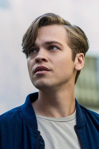 Alexander Calvert, photo 1 of 3