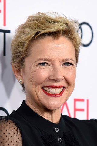 Annette Bening, photo 3 of 3