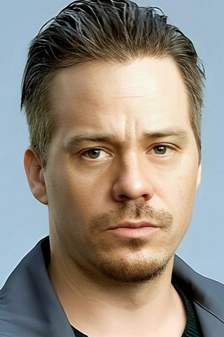 Michael Raymond-James, photo 3 of 3