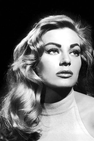 Anita Ekberg, photo 1 of 3
