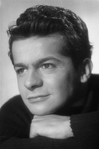 Serge Reggiani, photo 1 of 3