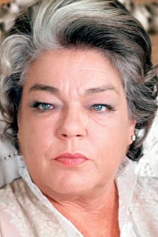 Simone Signoret, photo 1 of 3