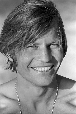 Michael York, photo 3 of 3