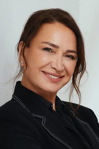 Demet Akbag, photo 2 of 3