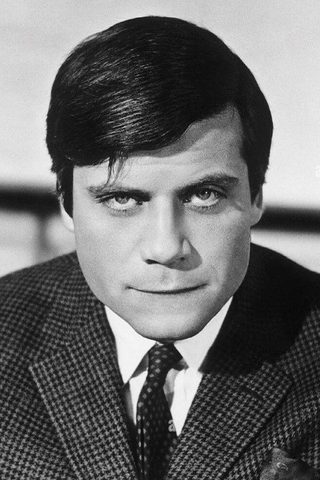 Oliver Reed, photo 3 of 3
