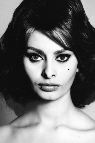 Sophia Loren, photo 1 of 3