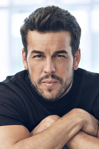 Mario Casas, photo 3 of 3