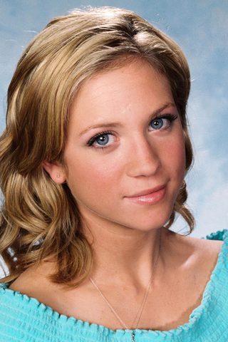 Brittany Snow, photo 3 of 3