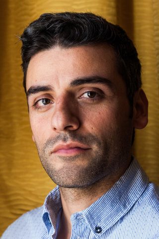 Oscar Isaac, photo 3 of 3