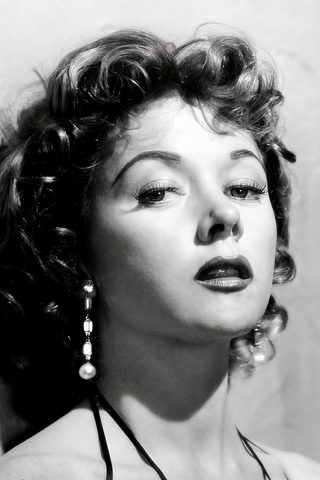 Gloria Grahame, photo 1 of 3